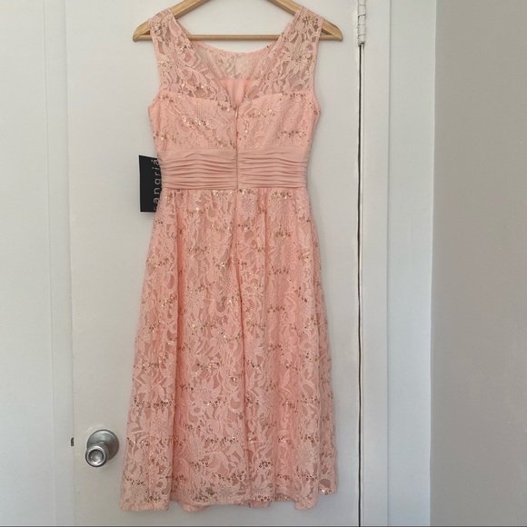 Mid-length Floral Dress - Picture 2 of 4